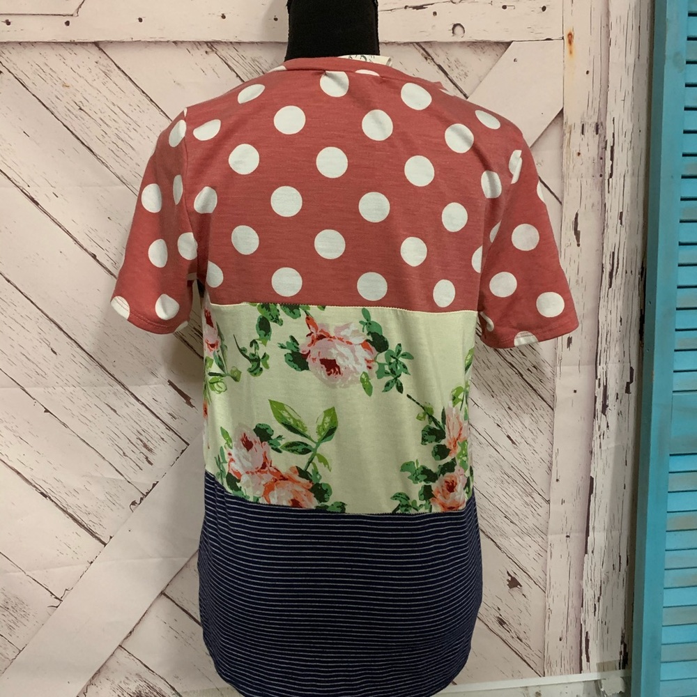 Tripled pattern top - Picture 3 of 4